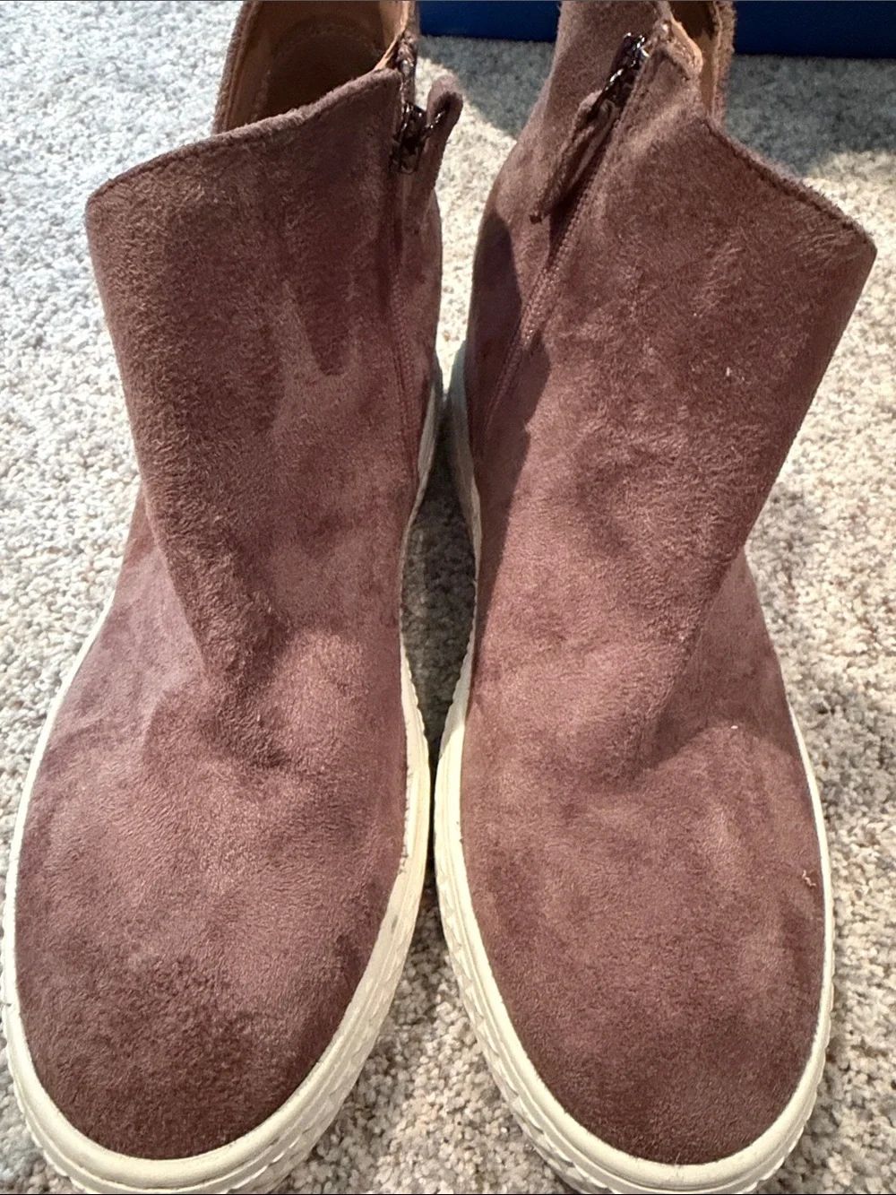 AEROSOLES suede chukka
